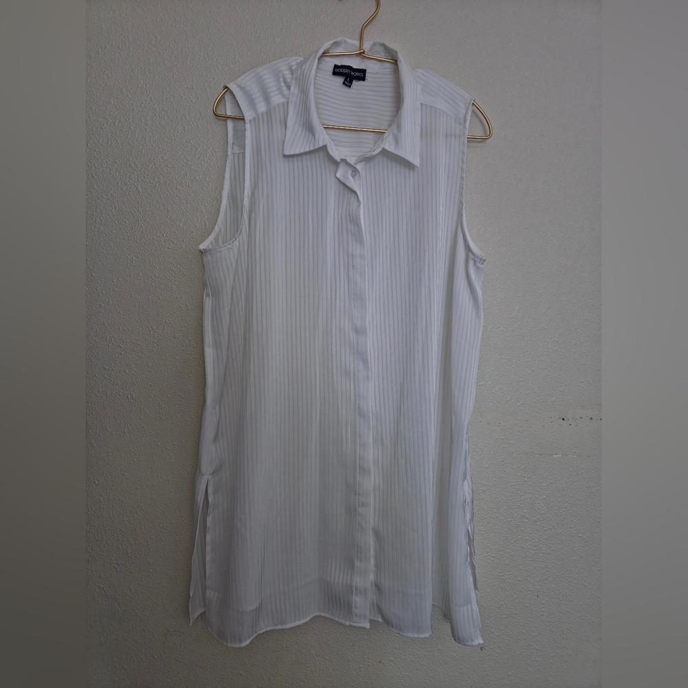 Elegant White Sleeveless Blouse